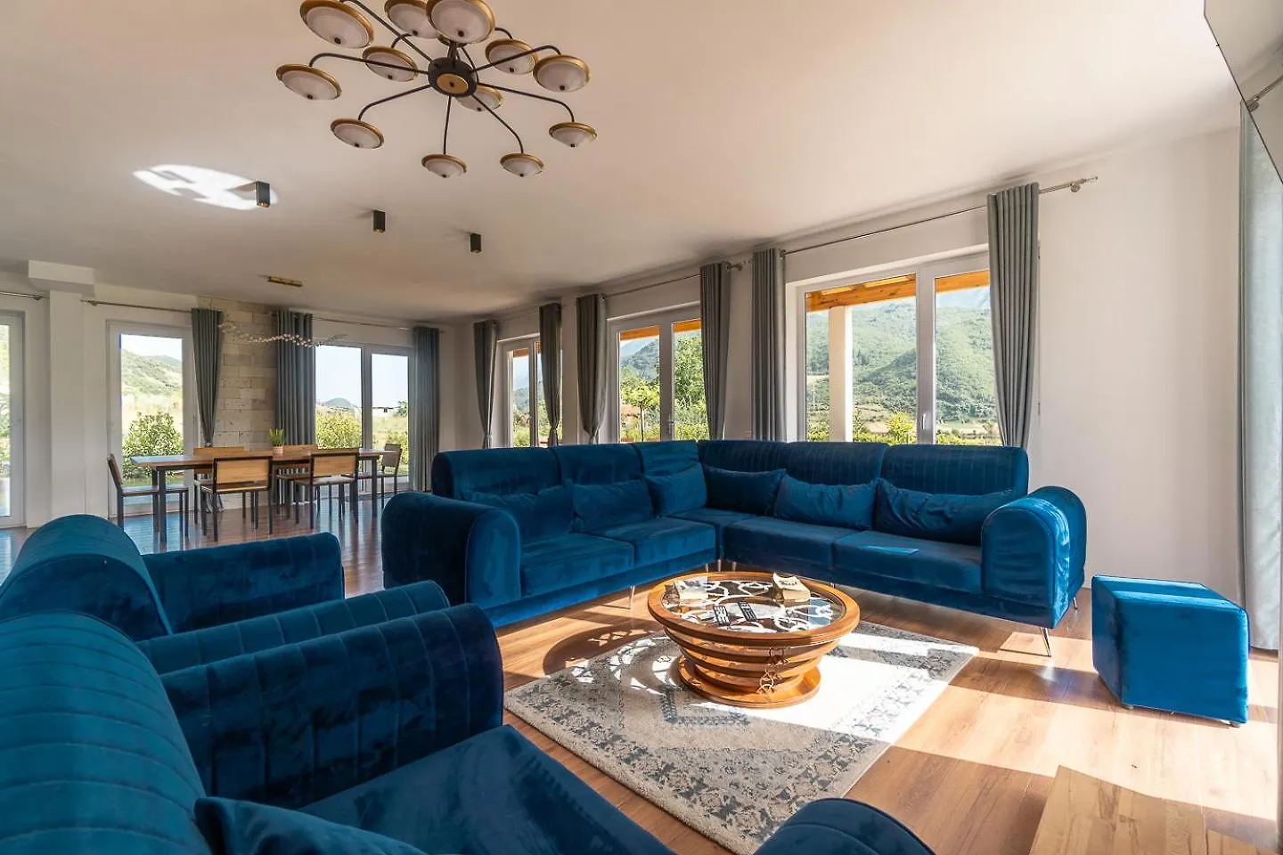 Villa Bujtina Lumo & Pool Përmet Albanien