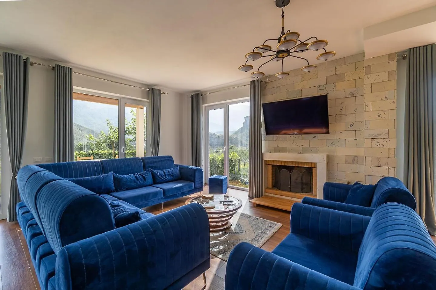 Villa Bujtina Lumo & Pool Përmet Albanien