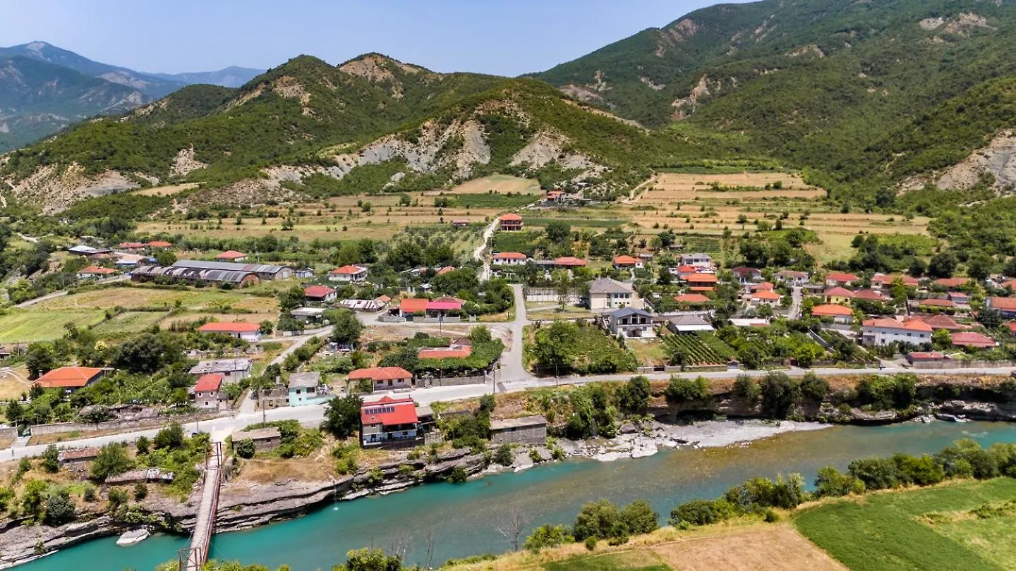 Villa Bujtina Lumo & Pool Përmet