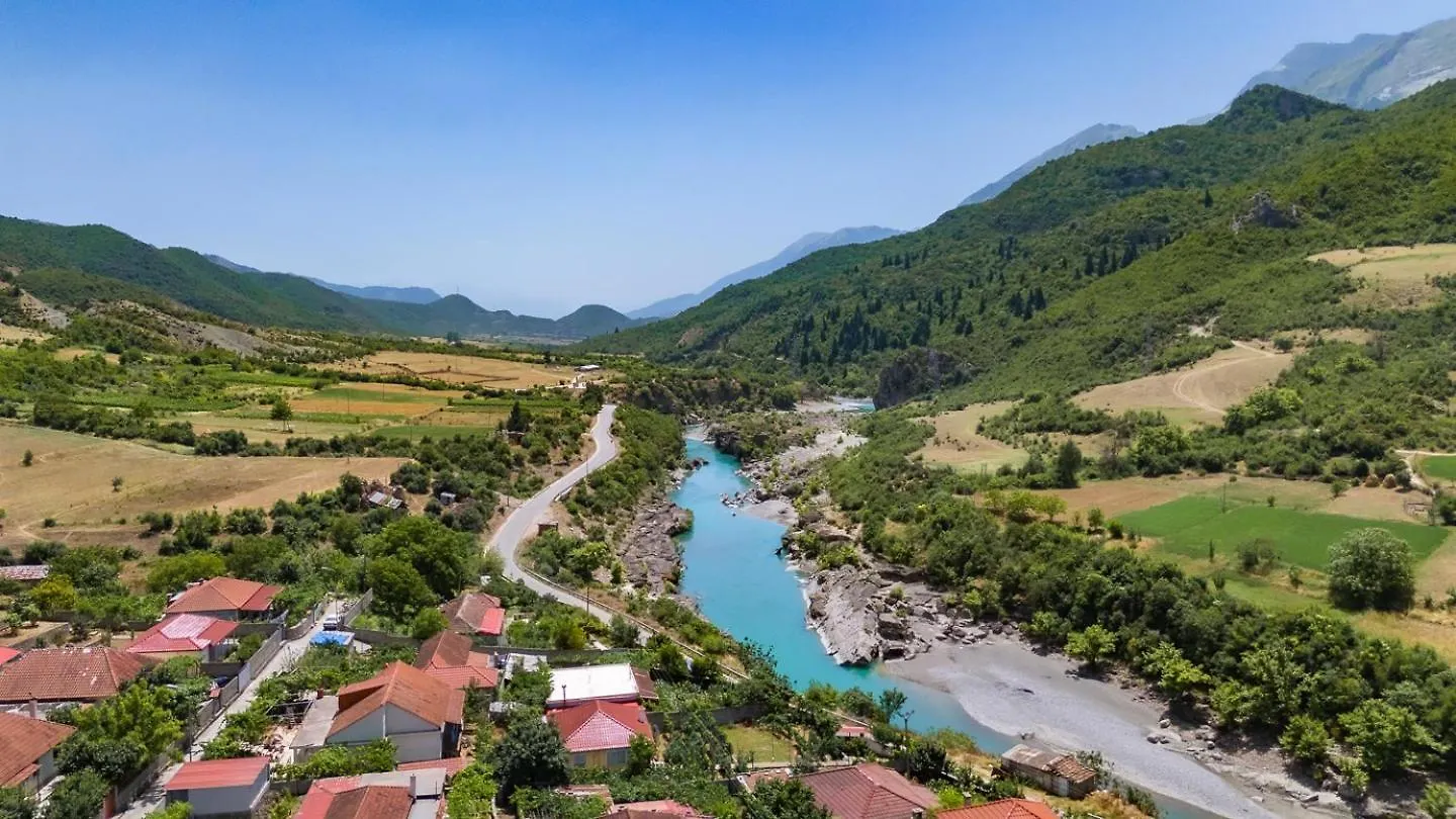 Villa Bujtina Lumo & Pool Përmet
