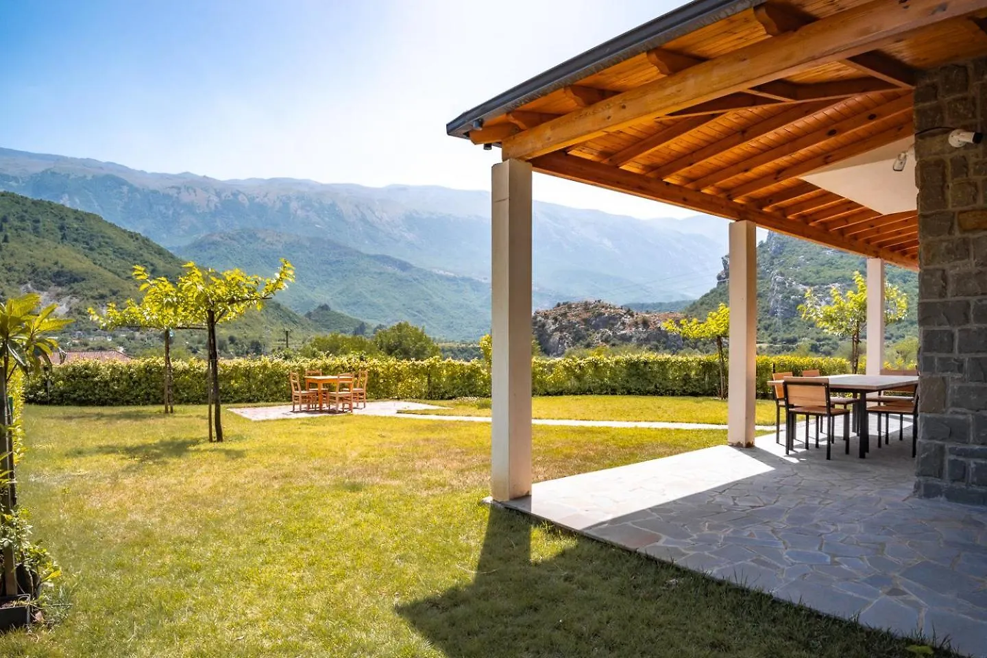 Villa Bujtina Lumo & Pool Përmet Albanien