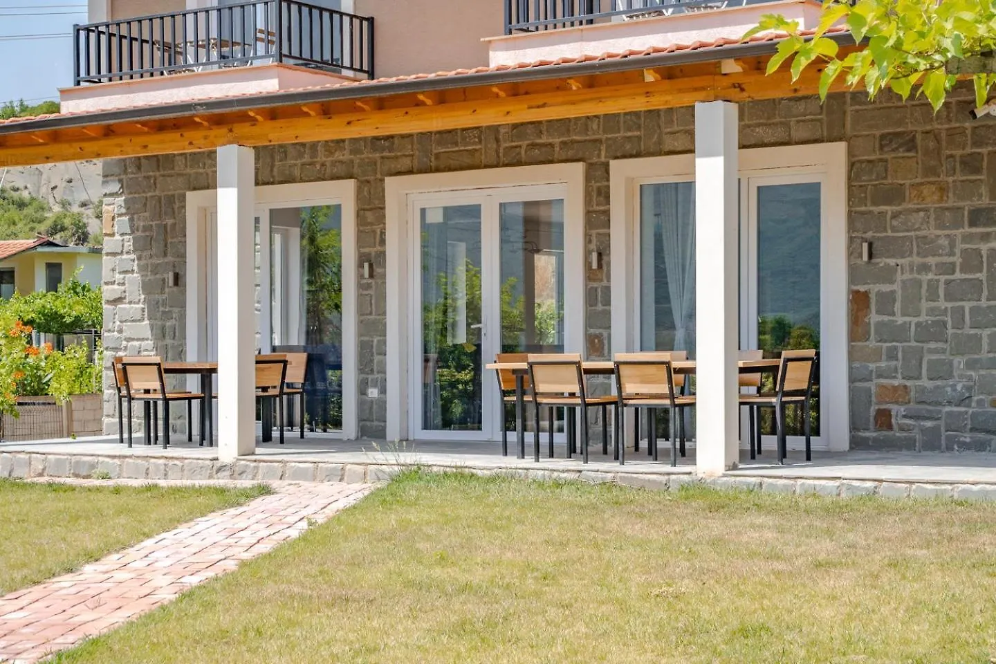 Villa Bujtina Lumo & Pool Përmet